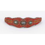 Gürtel, Indien, 19./20. Jh. Leder, Textil mit Perlen- und Steinbesatz (Koralle, Metall,