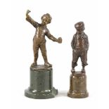 O. Opitz und Füllberg, zwei Bildhauer um 1900, zuprostender Junge (Krug fehlt) und Junge