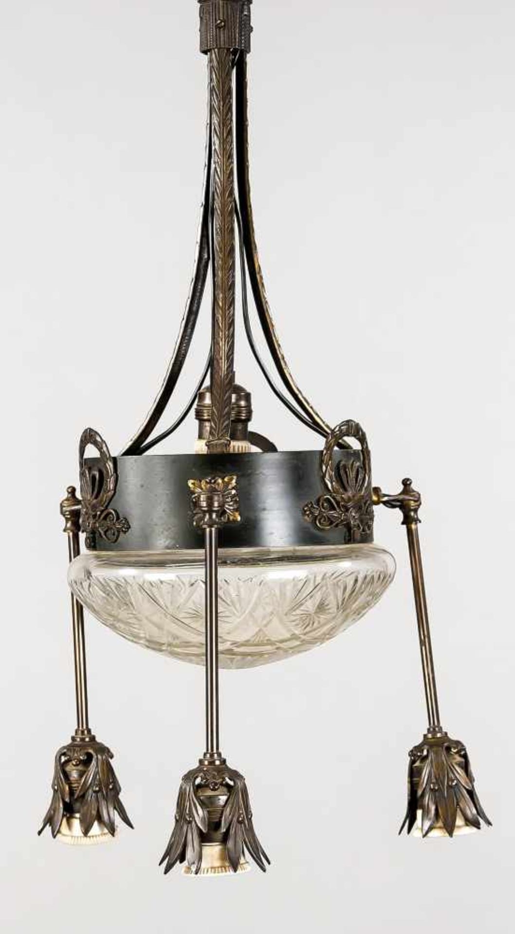 Deckenlampe um 1900, patinierte Bronze und Messingblech, vier Lampenfassungen,