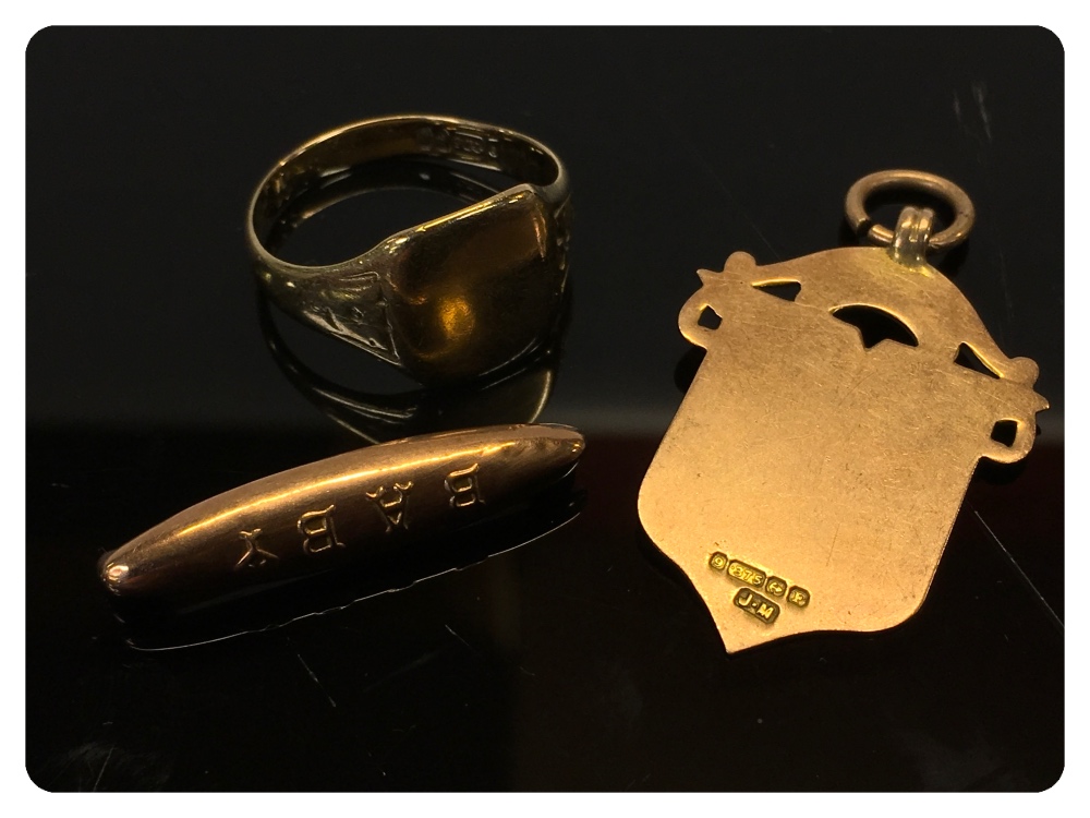 9CT. GOLD SIGNET RING, SHIELD FOB AND BA - Image 2 of 2