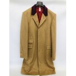 GENTS DESIGNER WOOLLEN TWEED COVERT COAT WITH RED SATIN LINING MARKED "PETER CHRISTIAN" (SIZE 40)