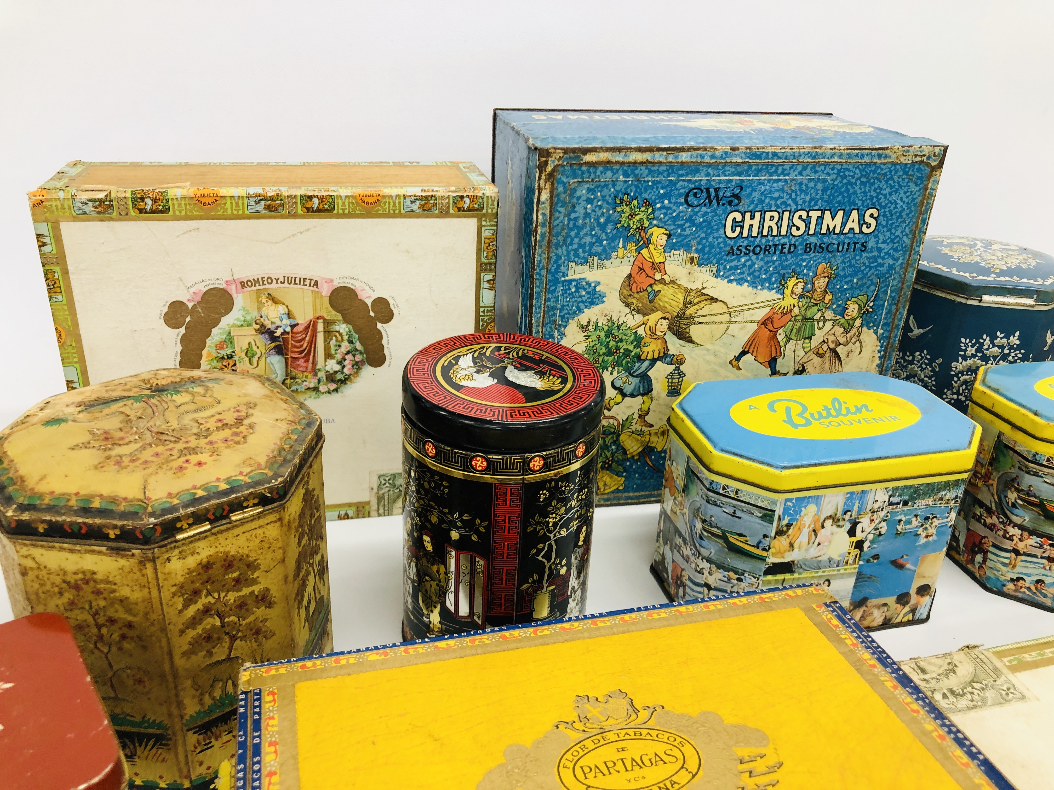 BOX OF MIXED VINTAGE TINS TO INCLUDE BUTLINS, - Image 8 of 9