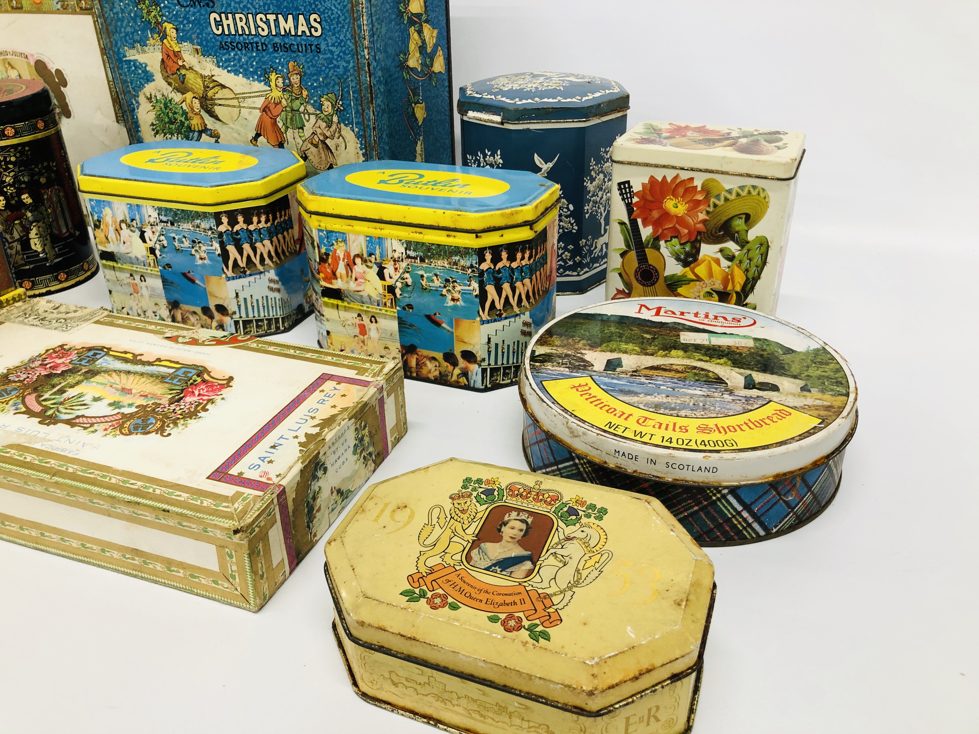 BOX OF MIXED VINTAGE TINS TO INCLUDE BUTLINS, - Image 4 of 9