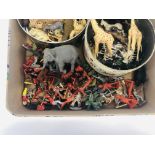 A BOX OF VINTAGE TOY FIGUES TO INCLUDE INDIANS, COWBOYS,