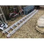 A 15 TREAD ALUMINIUM DOMESTIC CLASS DOUBLE EXTENSION LADDER