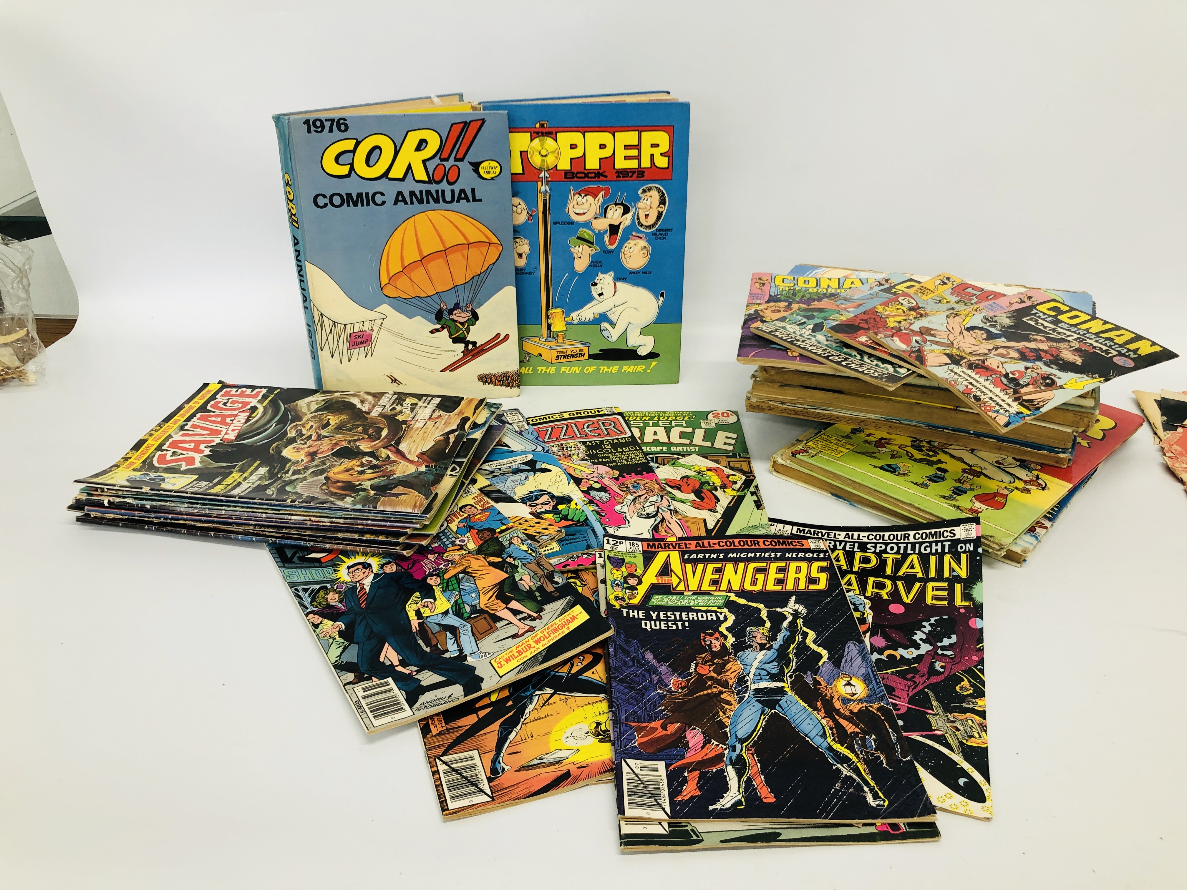 A COLLECTION OF 28 COLLECTORS COMICS TO INCLUDE D.C. & MARVEL, SUPER HEROES, CONAN ETC.