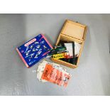 A LARGE WOODEN BOX TO INCLUDE A QUANTITY OF VINTAGE MECCANO AND A MODERN PART SET MECCANO (BOXED)