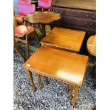 NEST OF 3 YEW FINISH TABLES + 1 SQUARE YEW FINISH TABLE AND PEDESTAL SIDE TABLE ON TRIPOD BASE