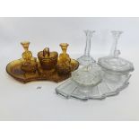 AN ART DECO ART GLASS 7 PIECE DRESSING TABLE SET TOGETHER WITH A FURTHER PIECE CLEAR GLASS SET AND