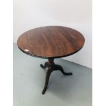 A CIRCULAR MAHOGANY TILT TOP TEA TABLE ON TRIPOD BSE