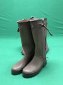 PAIR OF LE CHAMEAU SIZE 9 BOOTS IN BOOT BAG