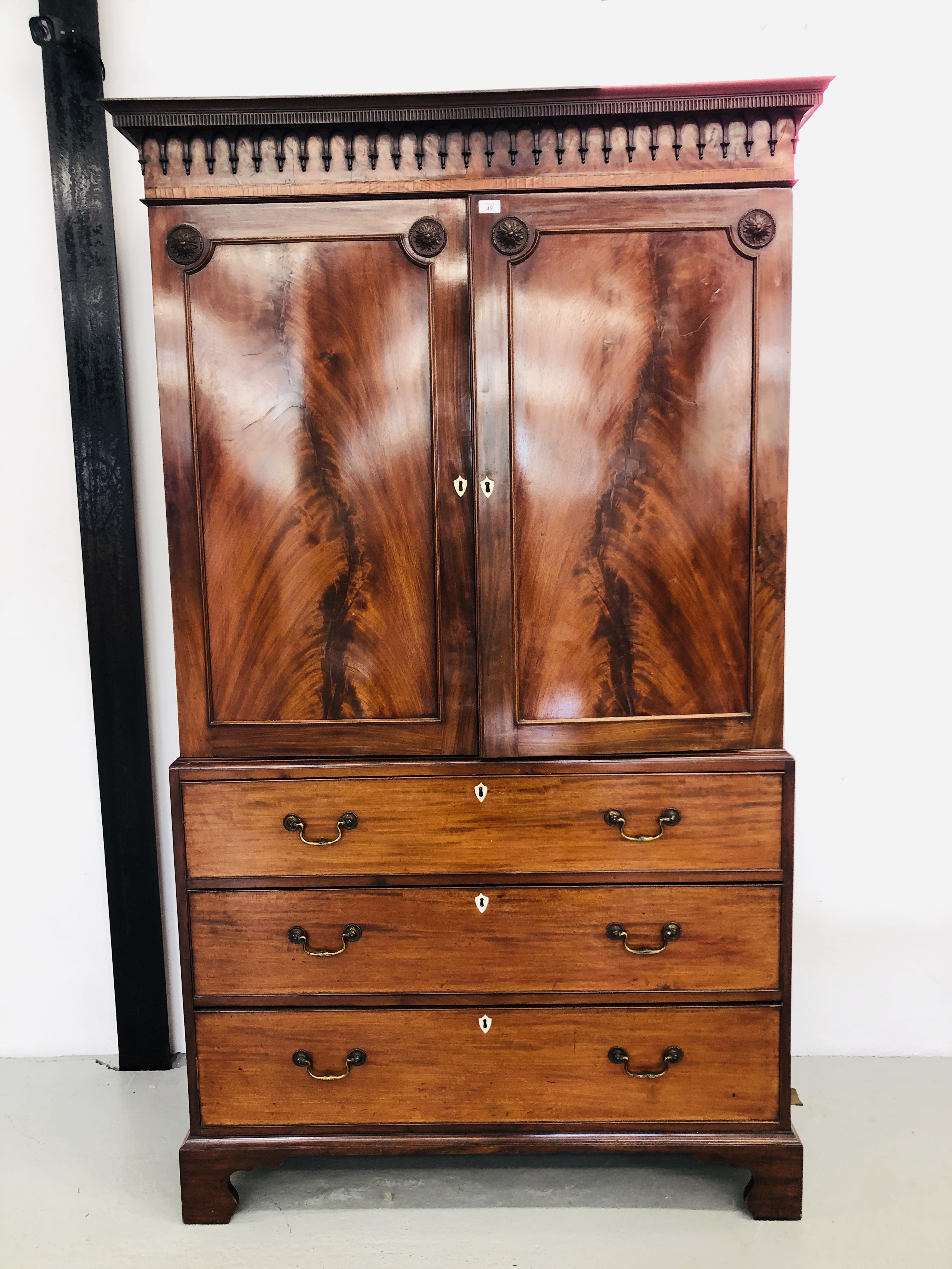 VICTORIAN MAHOGANY LINEN PRESS