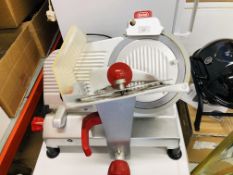 A BERKEL COMMERCIAL CATERING MEAT SLICER TYPE RM-M25 ICE - SOLD AS SEEN