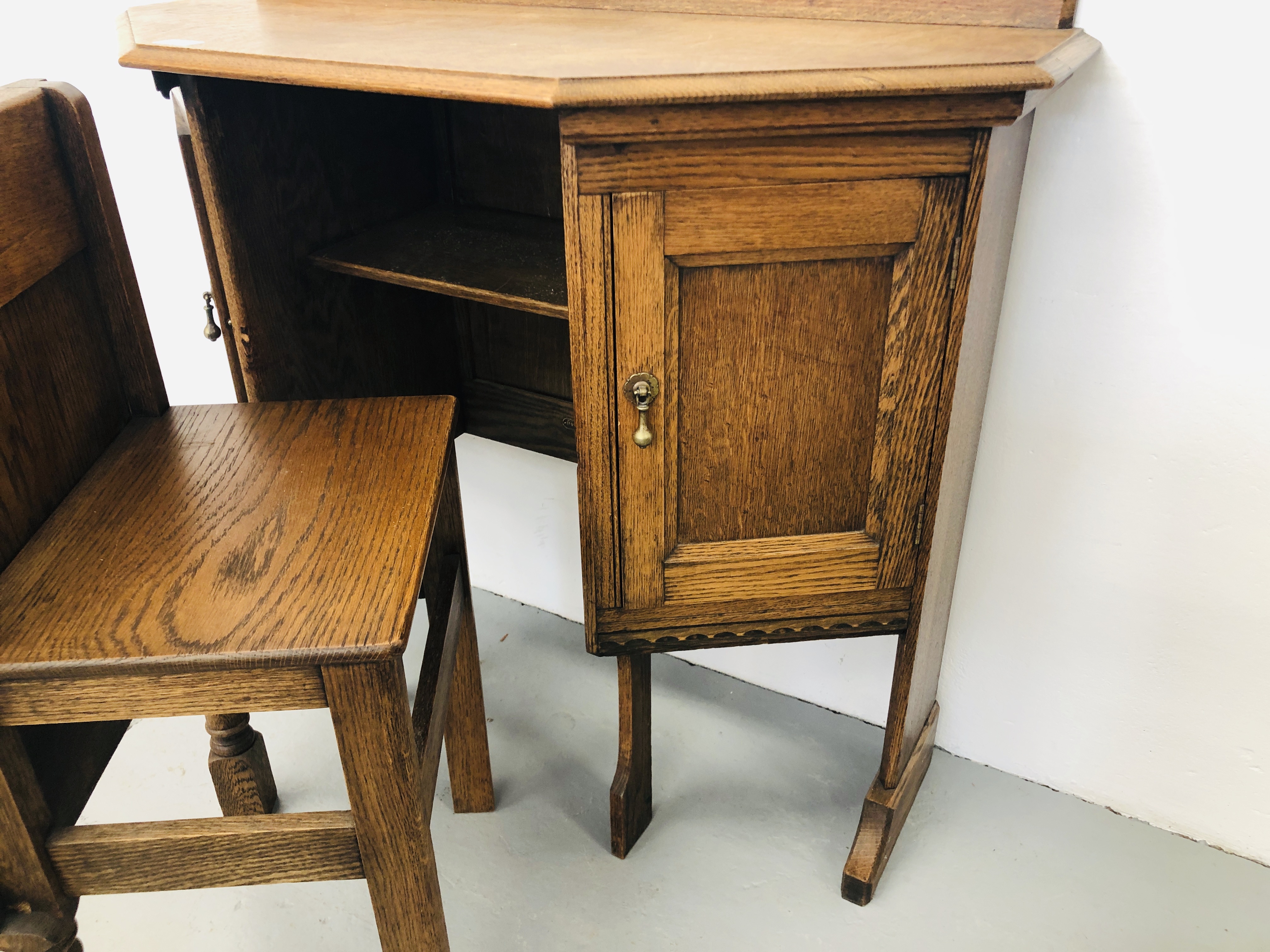 OAK SIDE CABINET WITH HIDDEN SEAT - Image 5 of 5