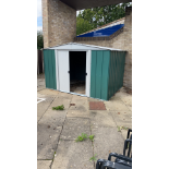 A LIGHTWEIGHT SECTIONAL METAL GARDEN STORAGE SHED WITH PITCHED ROOF AND DOUBLE SLIDING DOORS -