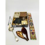 A TRAY OF MISC COLLECTIBLES TO INCLUDE TWO PAIRS OF VINTAGE SPECTACLES, A CASED MERESHAM STYLE PIPE,