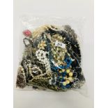 BAG OF MIXED VINTAGE & COSTUME JEWELLERY ETC.