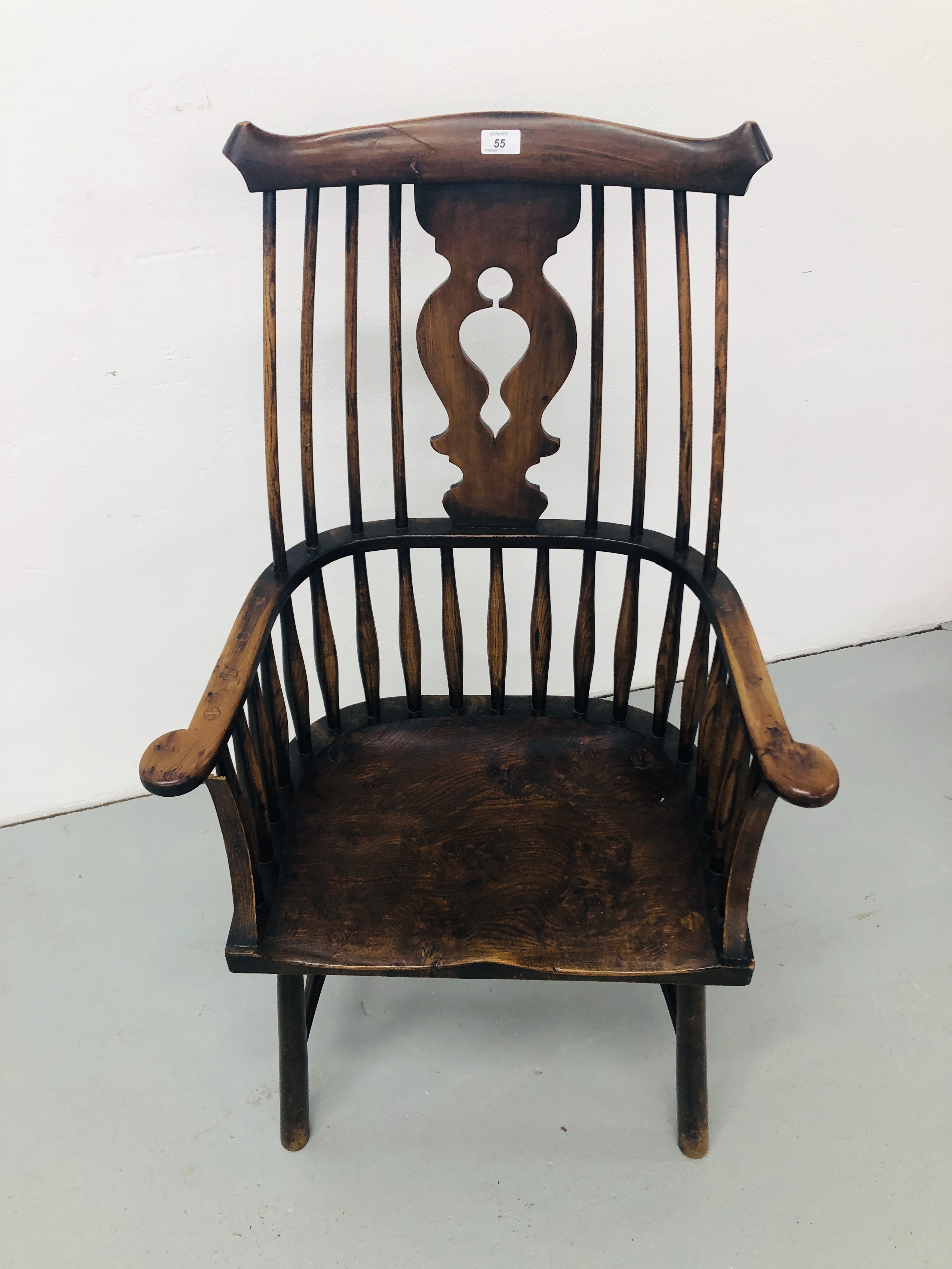 PERIOD HARDWOOD WINDSOR STYLE ARMCHAIR (DAMAGE PRESENT) - Image 5 of 7