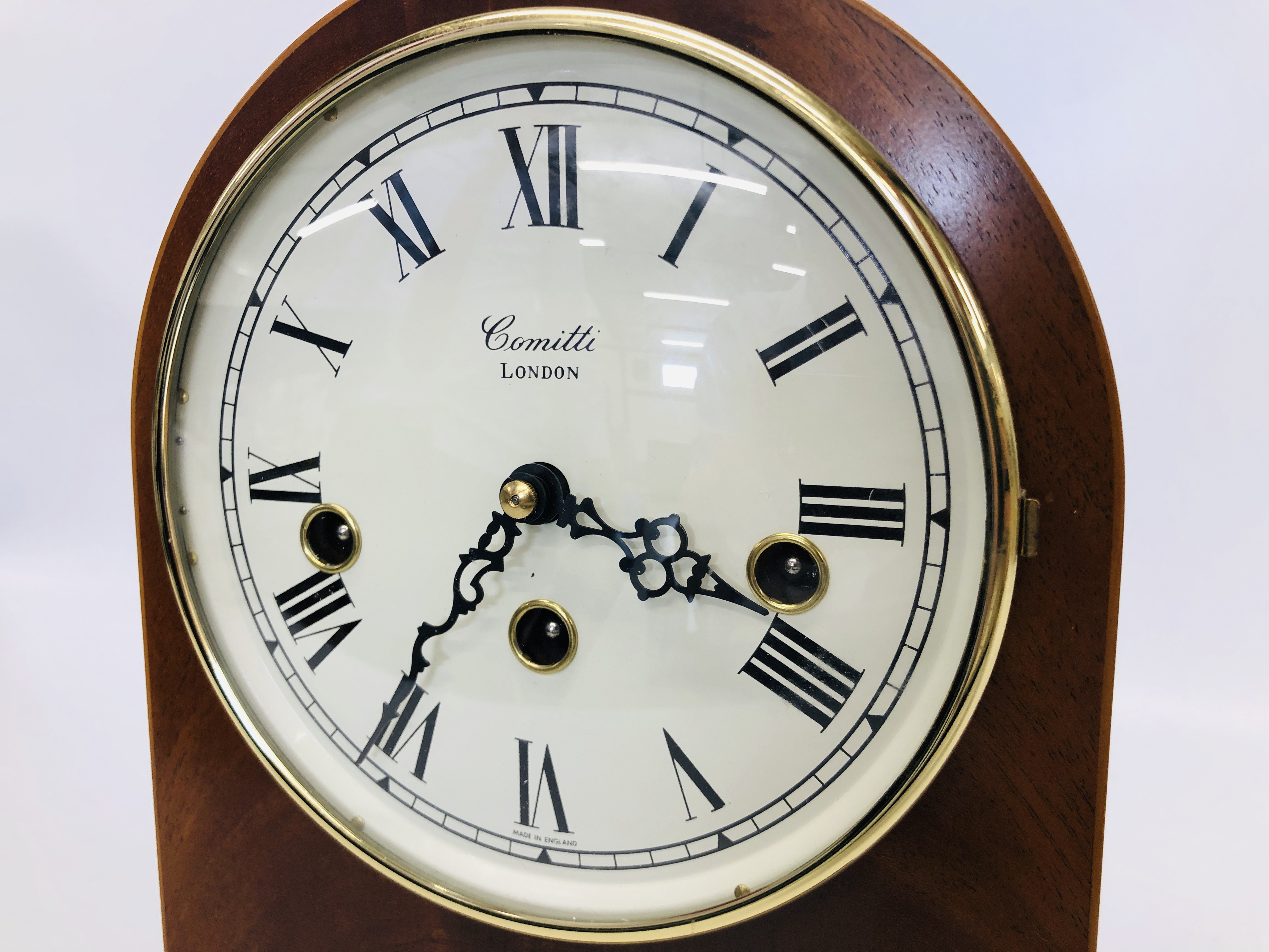 A GOOD QUALITY REPRODUCTION DOME TOP MAHOGANY MANTEL CLOCK WITH WESTMINSTER CHIME THE DIAL MARKED - Image 7 of 7