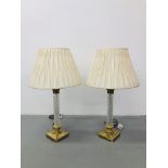 A PAIR OF GOOD QUALITY BRASS AND CRYSTAL GLASS TABLE LAMPS OF CORINTHIAN COLUMN DESIGN HEIGHT 19
