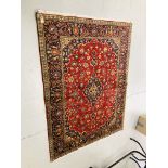 A KASHAN TRADITIONAL RED / BLUE PATTERNED RUG 1.95 X 1.