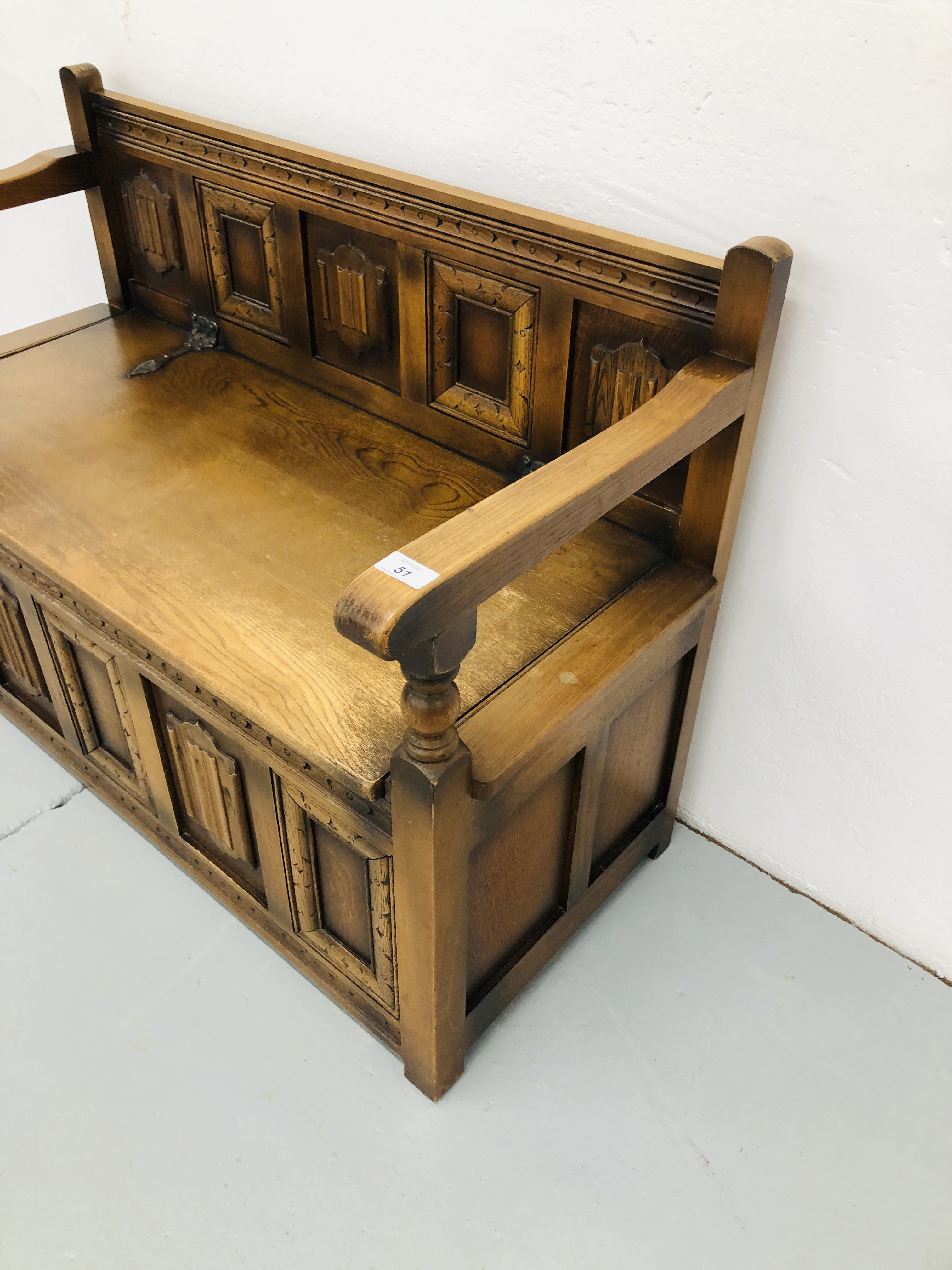 OAK MONKS BENCH WITH LINEN FOLD DETAIL - Image 6 of 6