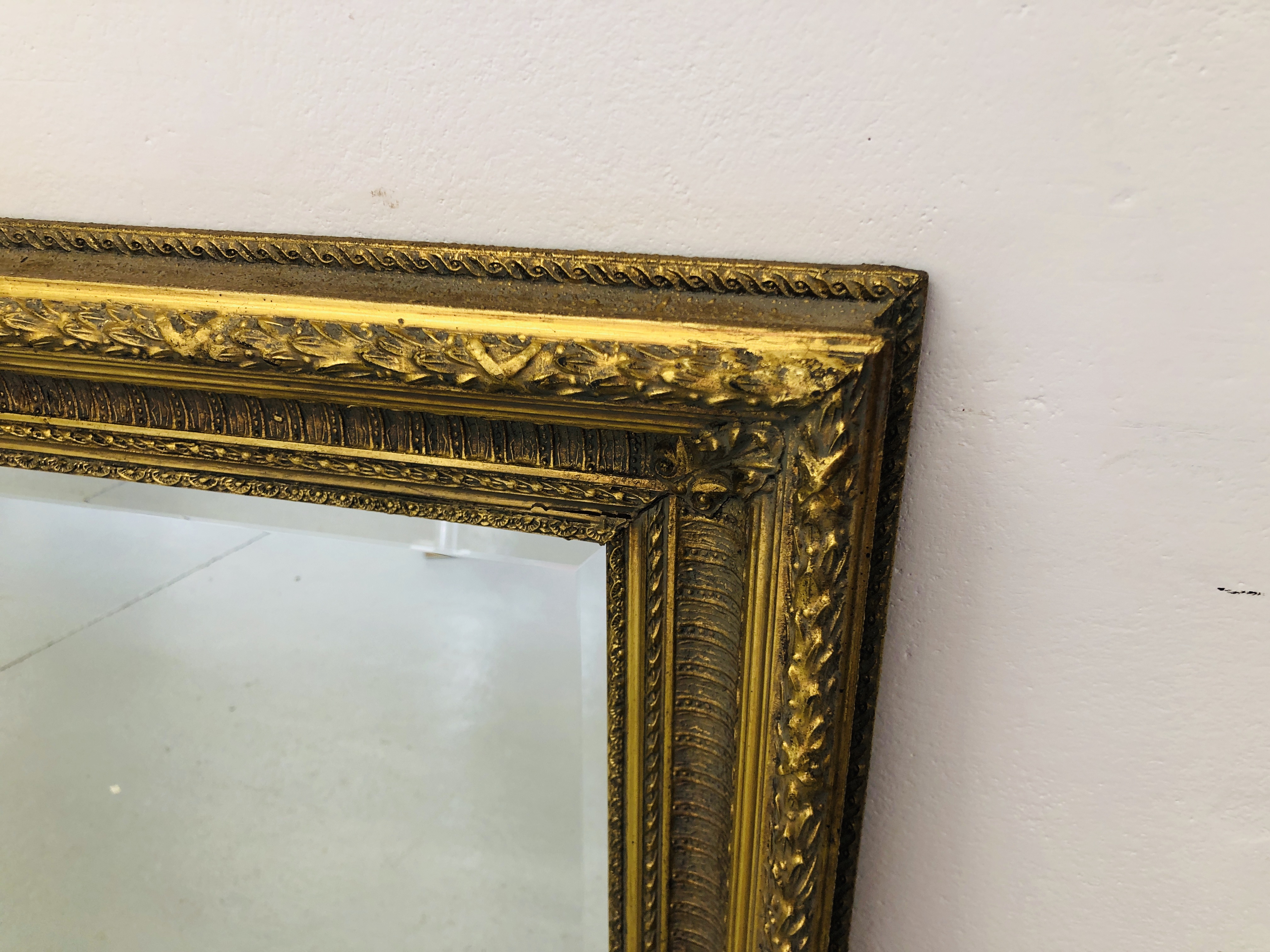 A GOOD QUALITY REPRODUCTION RECTANGULAR BEVELLED EDGE MIRROR 49 INCH X 38 INCH - Image 5 of 5