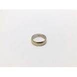 9CT GOLD WEDDING BAND ALONG WITH A 9CT WHITE GOLD WEDDING BAND + BAND RING MARKED 333