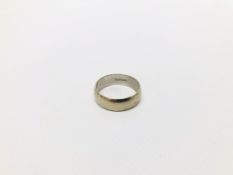 9CT GOLD WEDDING BAND ALONG WITH A 9CT WHITE GOLD WEDDING BAND + BAND RING MARKED 333