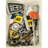 COLLECTION OF VINTAGE CAR BADGES TO INCLUDE AA, TRIUMPH, MAXI, BMW,