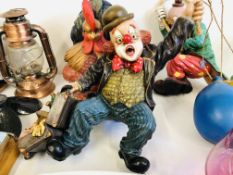 2 X HANGING CLOWN CHARACTERS, SET OF 6 BEEFEATER PLATES, 2 ART GLASS VASES,