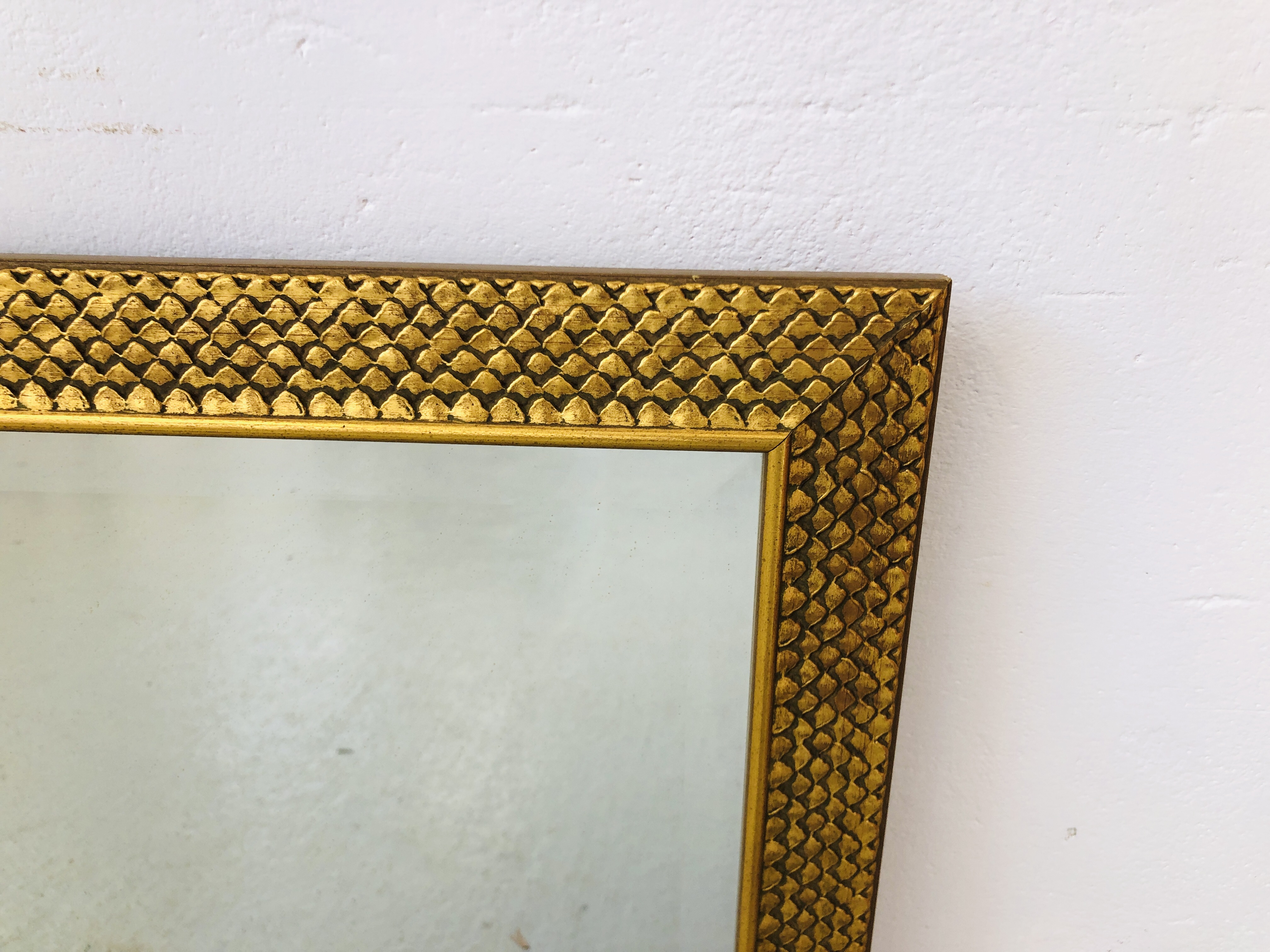 RECTANGLE GOLD FINISH WALL MIRROR WITH BEVELLED GLASS - Image 3 of 3