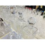 COLLECTION OF GOOD QUALITY ART GLASS DRINKING GLASSES & DECANTERS TO INCLUDE THOMAS WEBB ETC.