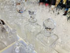 COLLECTION OF GOOD QUALITY ART GLASS DRINKING GLASSES & DECANTERS TO INCLUDE THOMAS WEBB ETC.