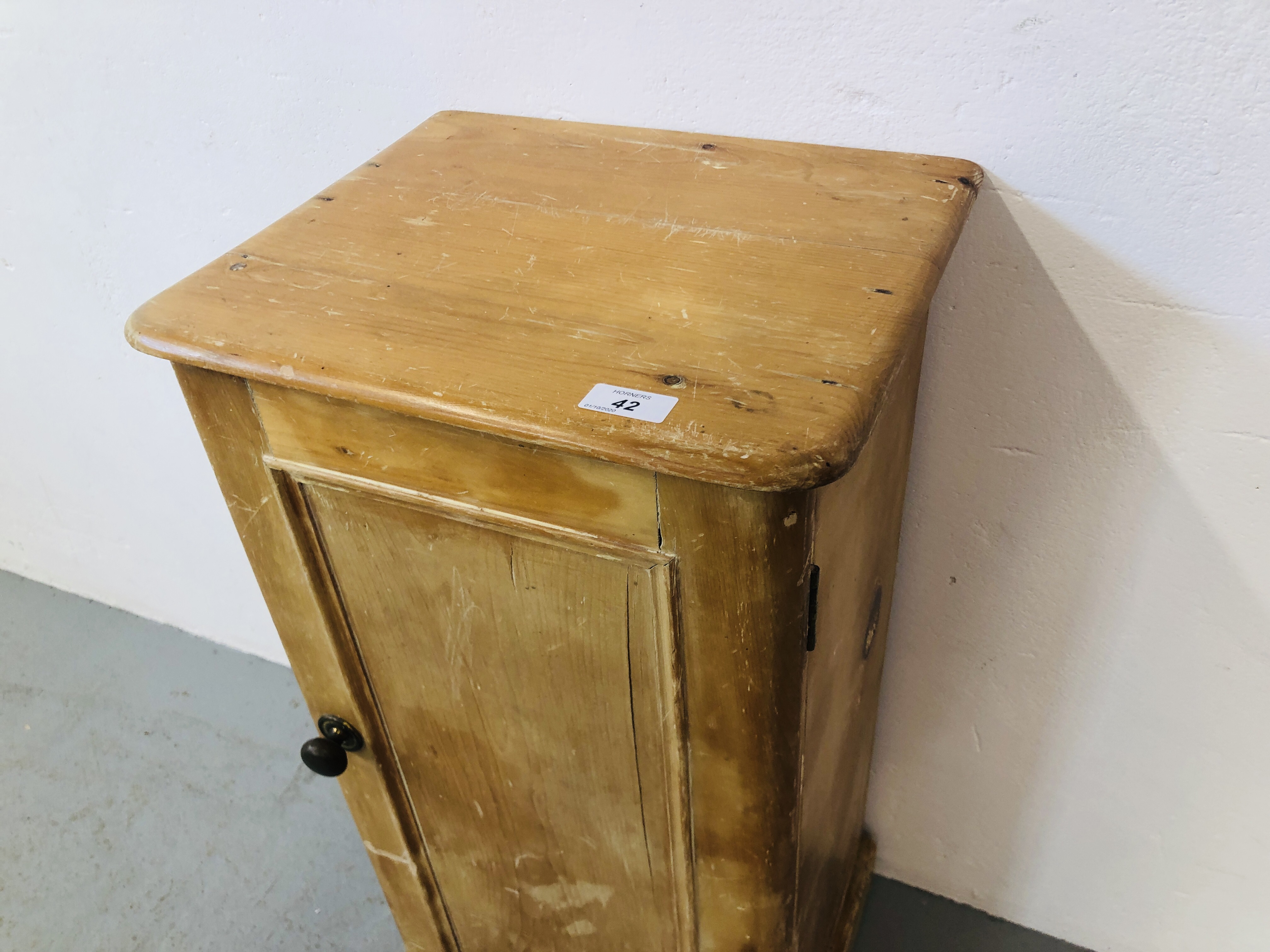 WAXED PINE SINGLE DOOR CUPBOARD - Image 4 of 4