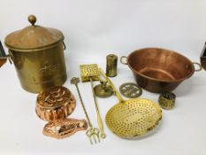 BOX OF MIXED BRASS WARE TO INCLUDE 2 HANDLED COPPER PAN, BRASS CANDLE STICKS, MEASURING JUGS,
