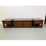 MODERN HEAVY WOODEN CONSTRUCTION RECTANGULAR FOUR DRAWER COFFEE TABLE WITH A PAIR OF MATCHING