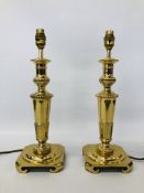 PAIR OF QUALITY HEAVY GILT FINISH TABLE LAMPS, AN ONYX CHESS BOARD AND PIECES, HARDWOOD DOMINOES,