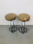 PAIR OF CHROME RETRO STYLE BAR STOOLS WITH BROWN FAUX LEATHER SEATS