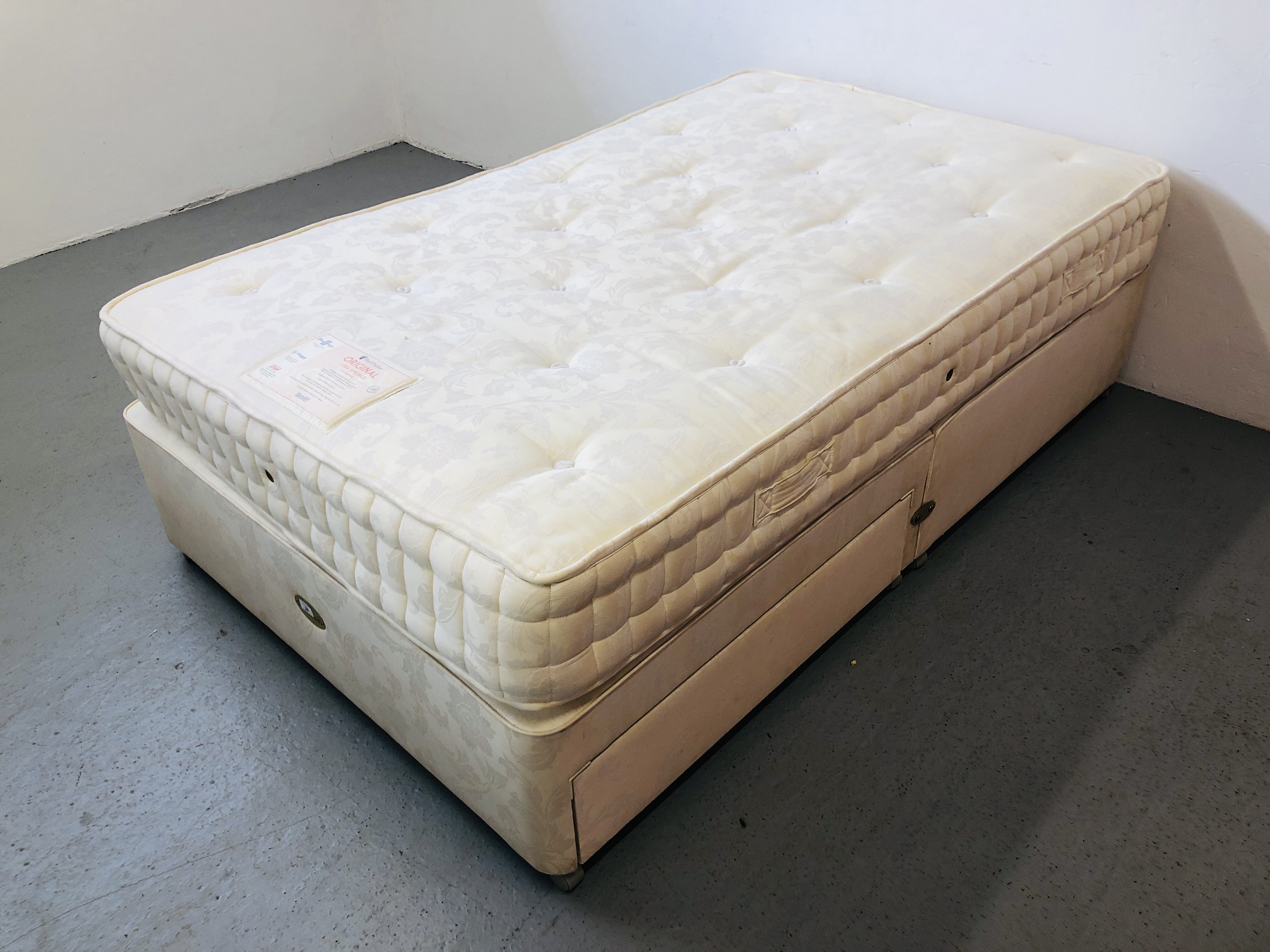 HARRISON ¾ DIVAN BED WITH DRAWER BASE AND MATTRESS - Image 3 of 3