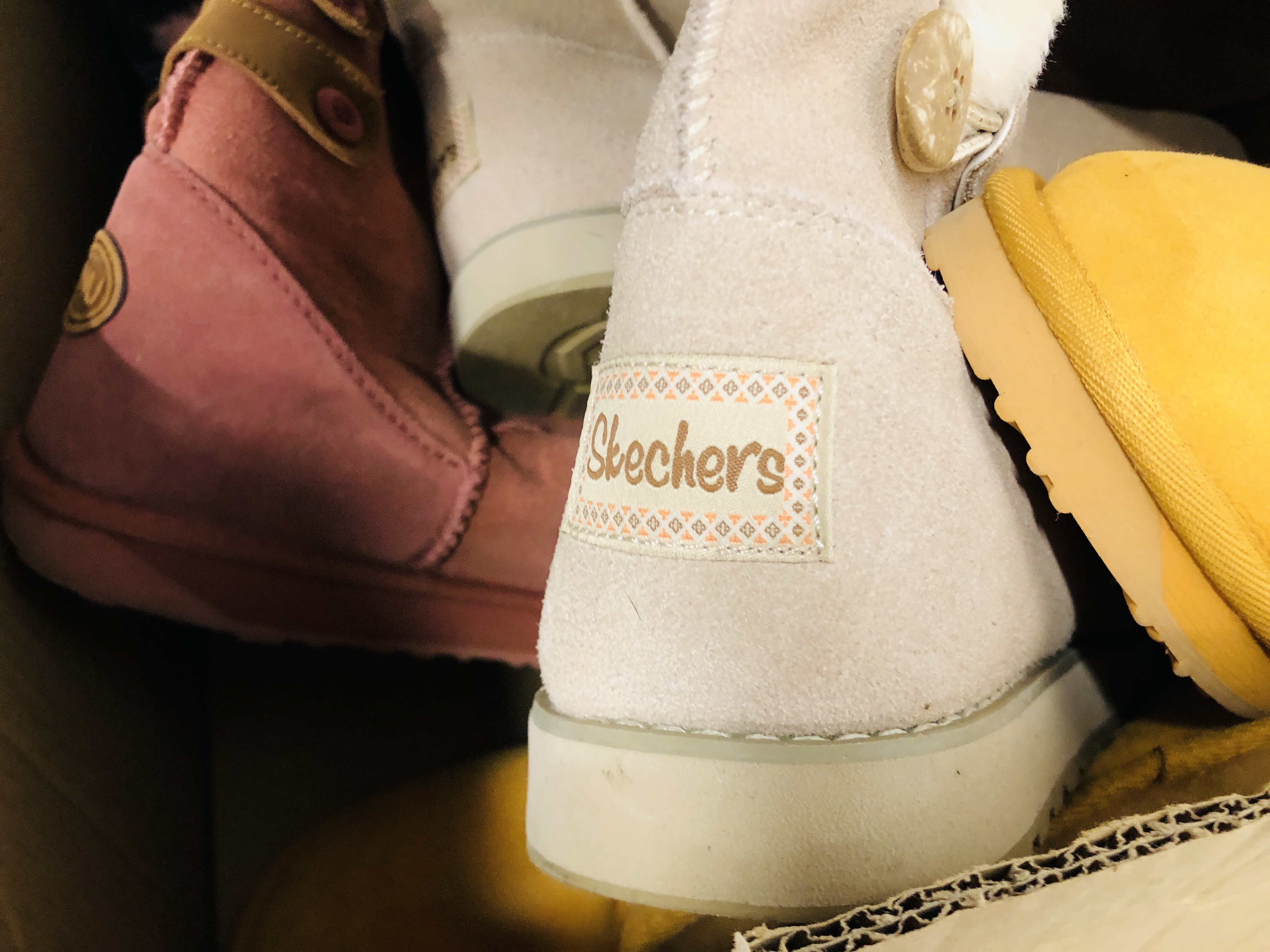 BOX OF FUR LINED STYLE DESIGNER BOOTS TO INCLUDE "SKETCHERS", - Image 4 of 5