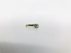AN 18CT GOLD PLATINUM SET SOLITAIRE DIAMOND RING APPROX 0.