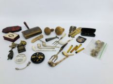 BOX OF MIXED COLLECTIBLES TO INCLUDE CLAY PIPES, MILITARY BUTTONS, BRASS KNOCKERS, COMPACT, ETC.