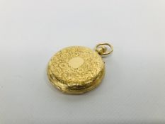 A HIGHLY DECORATIVE GENTLEMANS 18CT GOLD CASED FULL HUNTER POCKET WATCH