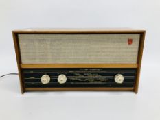VINTAGE PHILIPS RADIO - SOLD AS SEEN - COLLECTORS ITEM ONLY