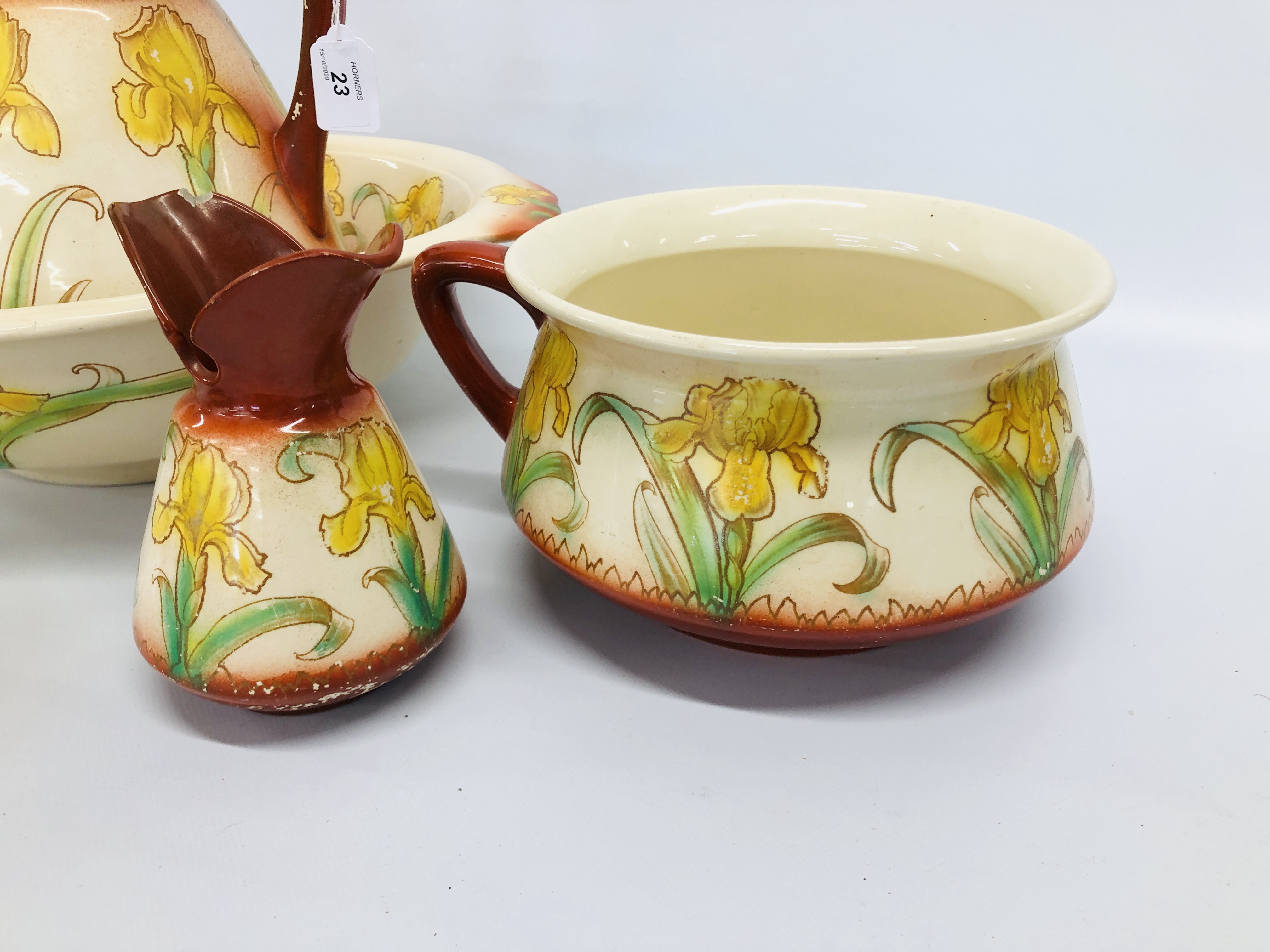 THE FOLEY FAIENCE DAFFODIL DECORATED WASH JUG & BOWL, CHAMBER POT, - Image 3 of 4