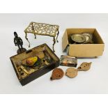 BOX OF MIXED COLLECTIBLES TO INCLUDE COSTUME JEWELLERY PEACOCK BROOCH,