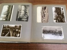 ALBUM WITH A COLLECTION OF GREAT YARMOUTH AND AREA POSTCARDS (APPROX.