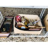 A BOX CONTAINING 15 VARIOUS CLOCKS