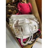 A BOX CONTAINING NINE VARIOUS LADIES FASHION HANDBAGS TO INCL.